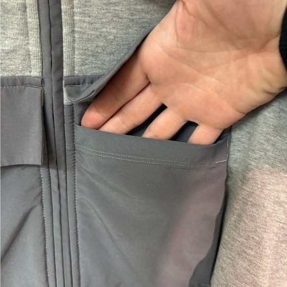 Ivivva Girls 12 Lululemon Style Jacket Grey Collar Hooded Zip Up Great Condition - Picture 5 of 15